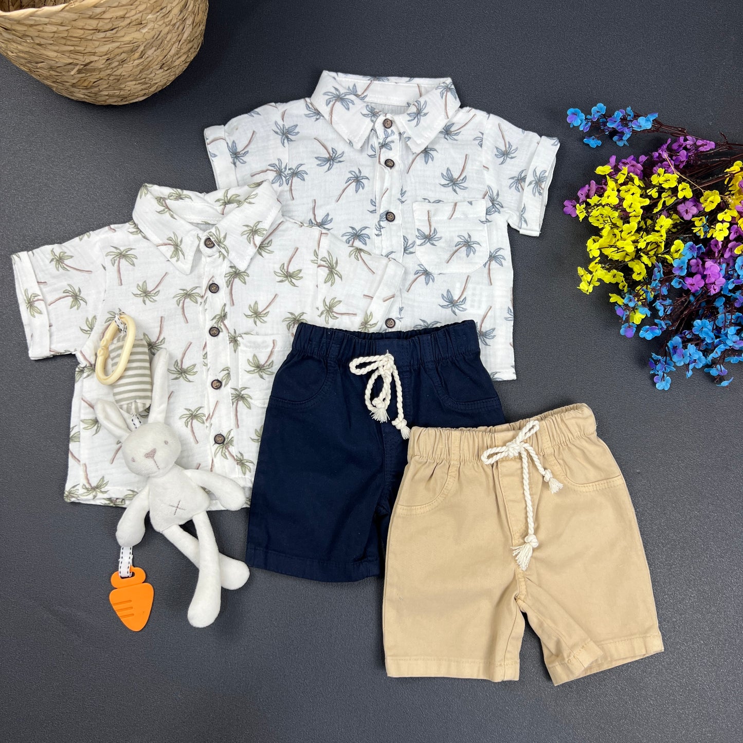 ensemble palm tree