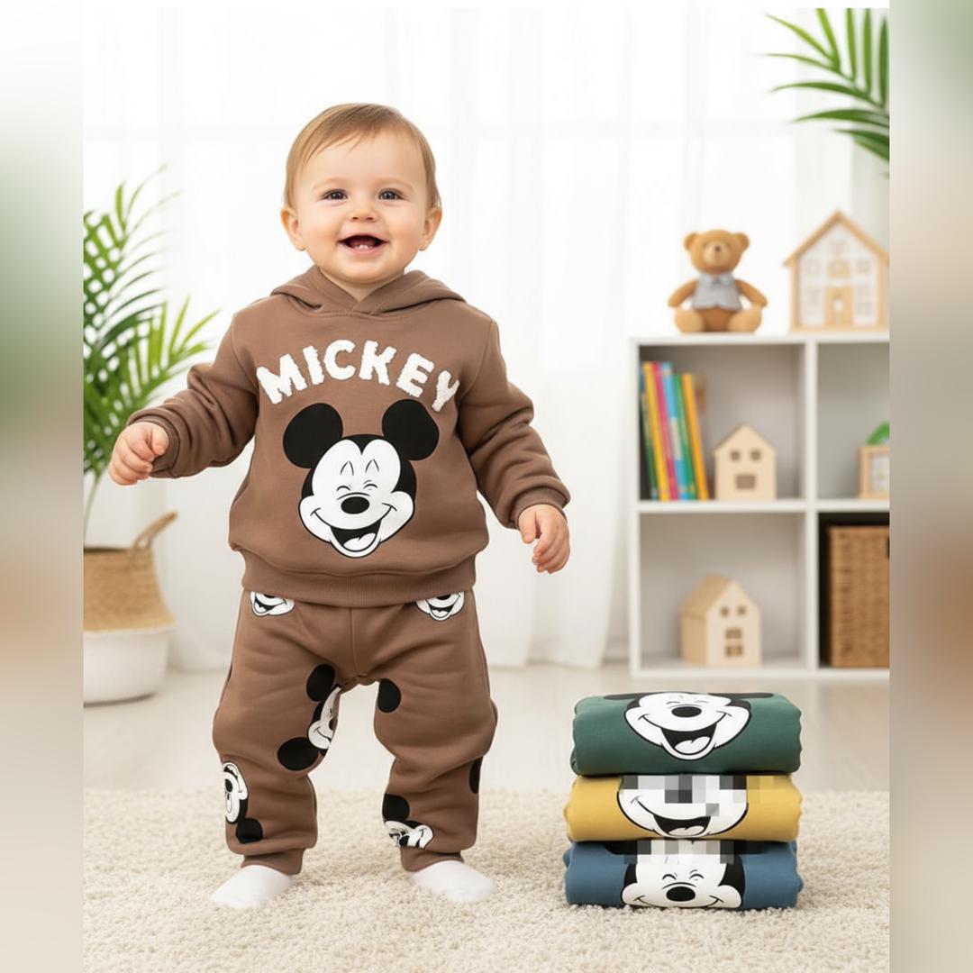 ensemble happy mickey