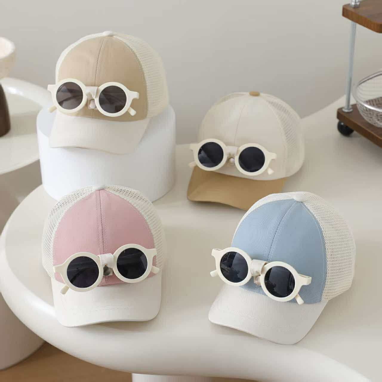 Sunglasses + casquette